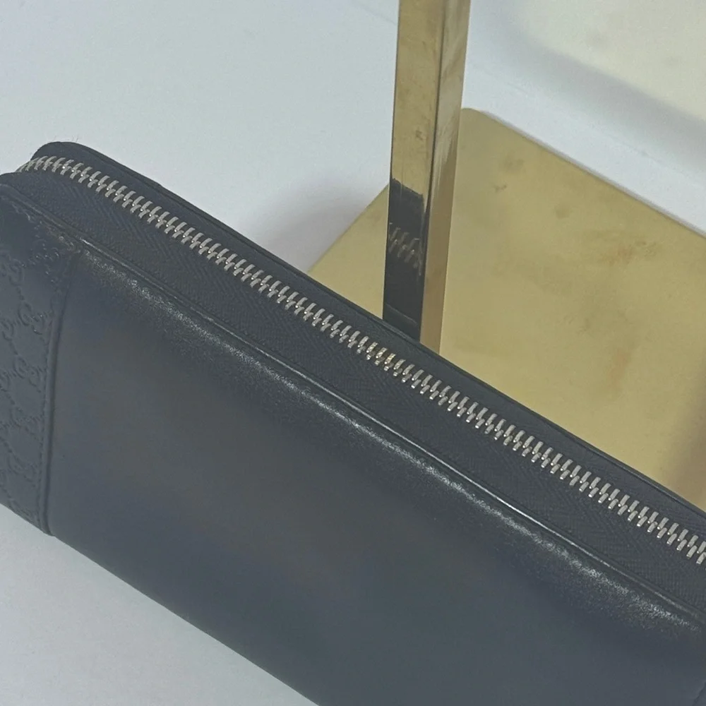 AUTHENTIC Navy Blue Gucci Zip-Around Wallet